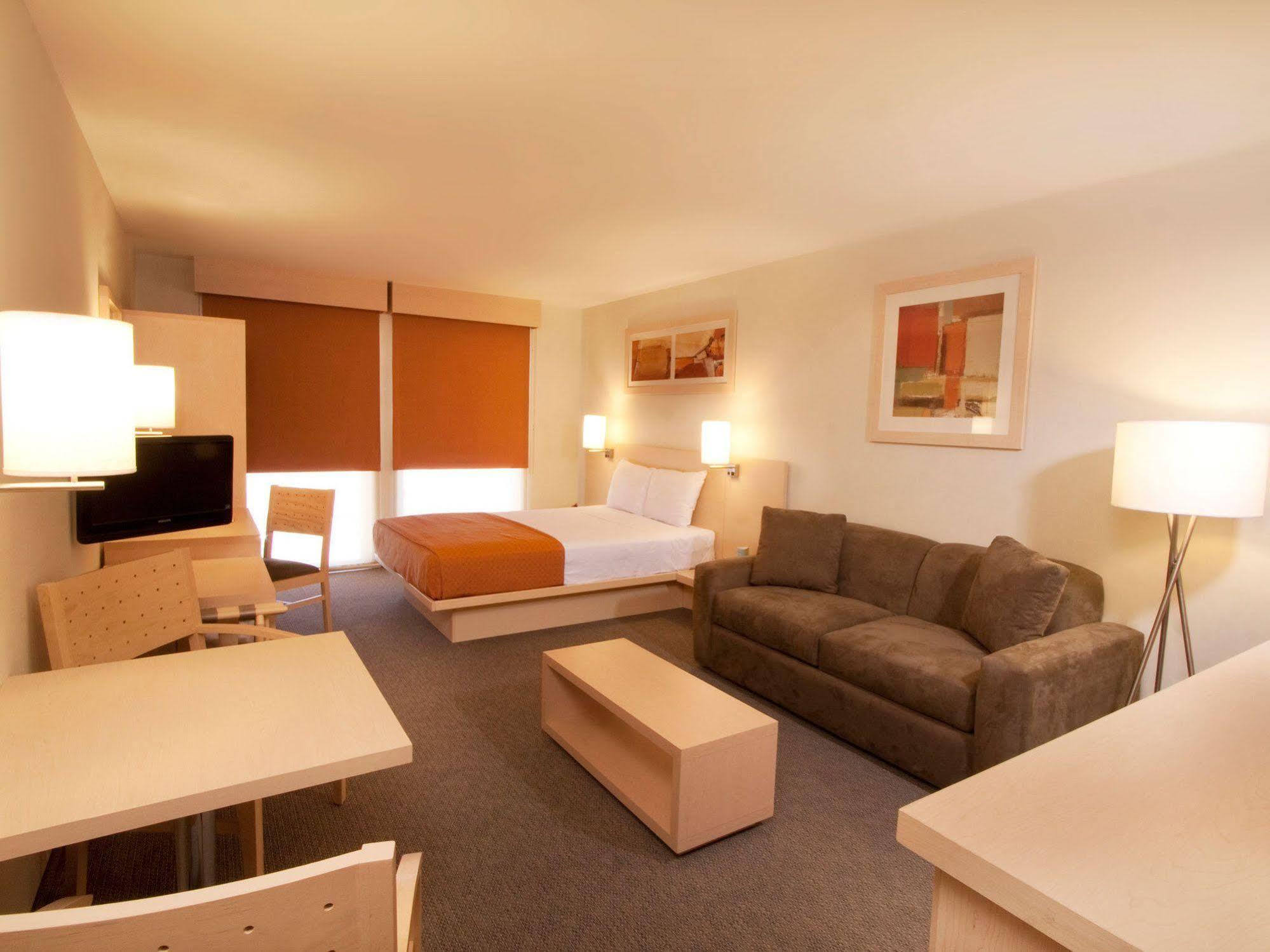 City Express By Marriott Saltillo Norte מראה חיצוני תמונה